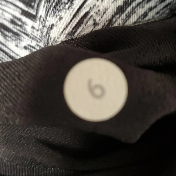 Lululemon Mesh Printed High Rise Full Legging Sz 6 - Picture 4 of 8